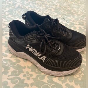 Hoka Bondi 7s in black